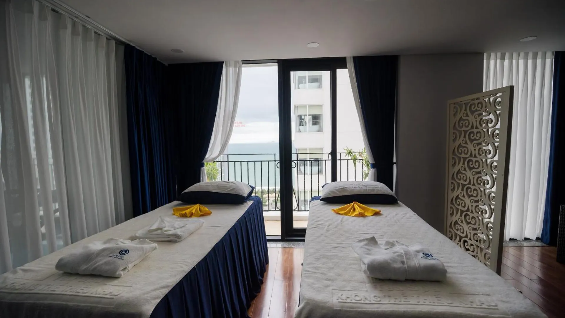 Sandals Island Hotel Nha Trang 4*,  Vietnam