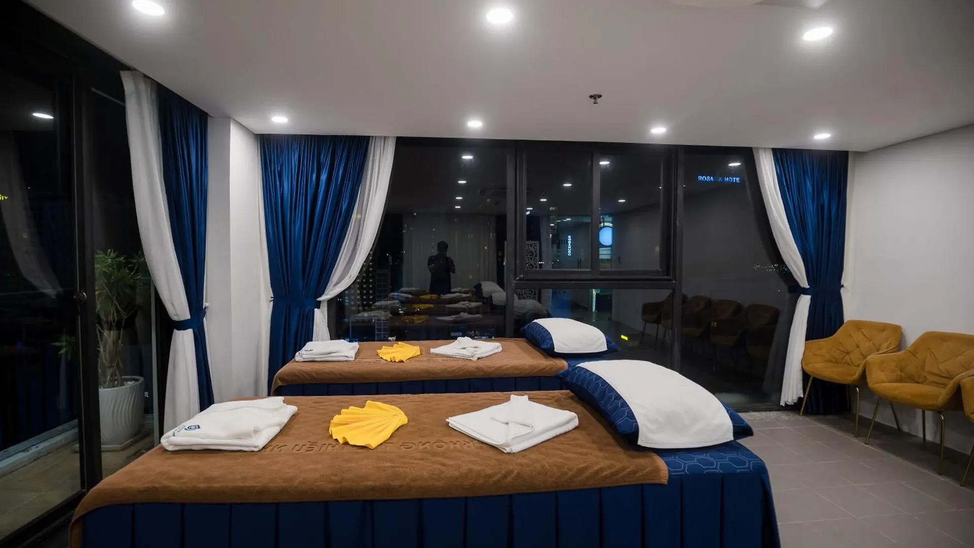 Sandals Island Hotel Nha Trang
