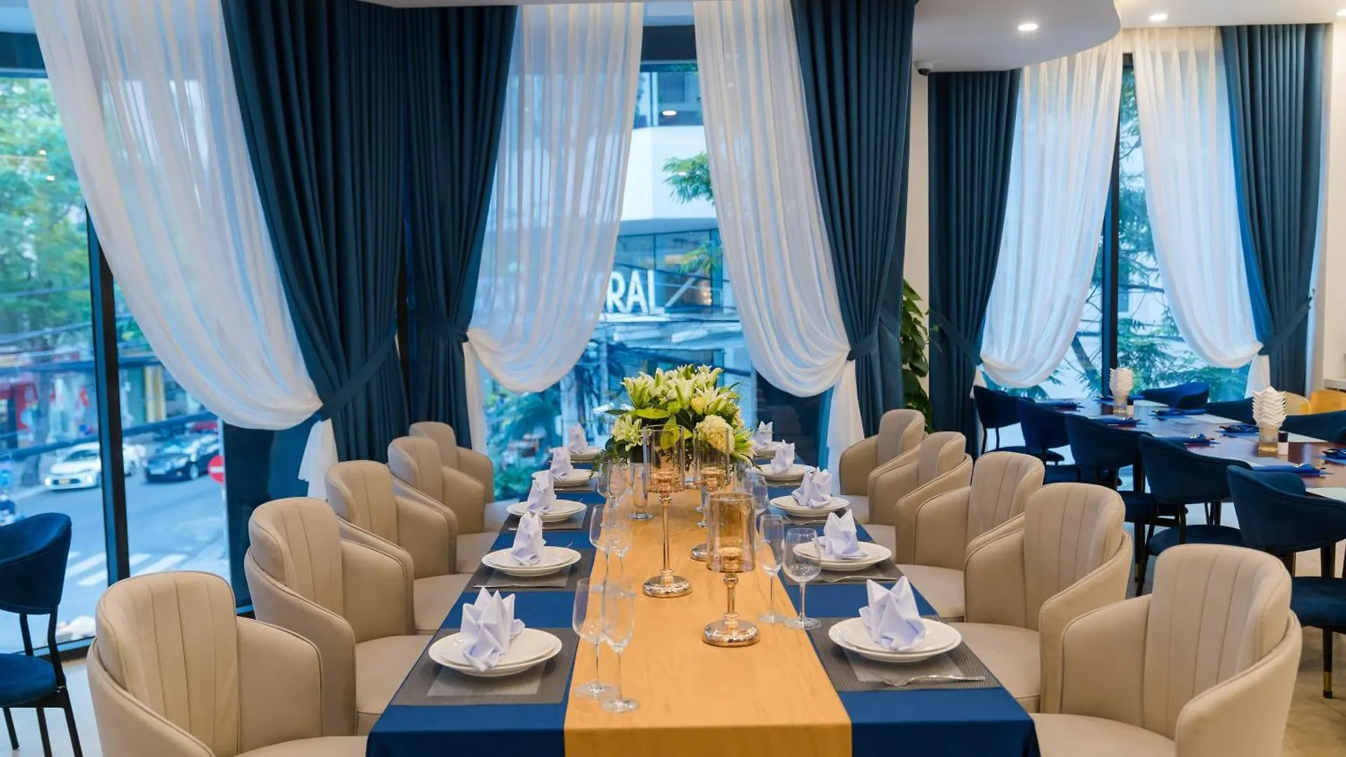 Sandals Island Hotel Nha Trang