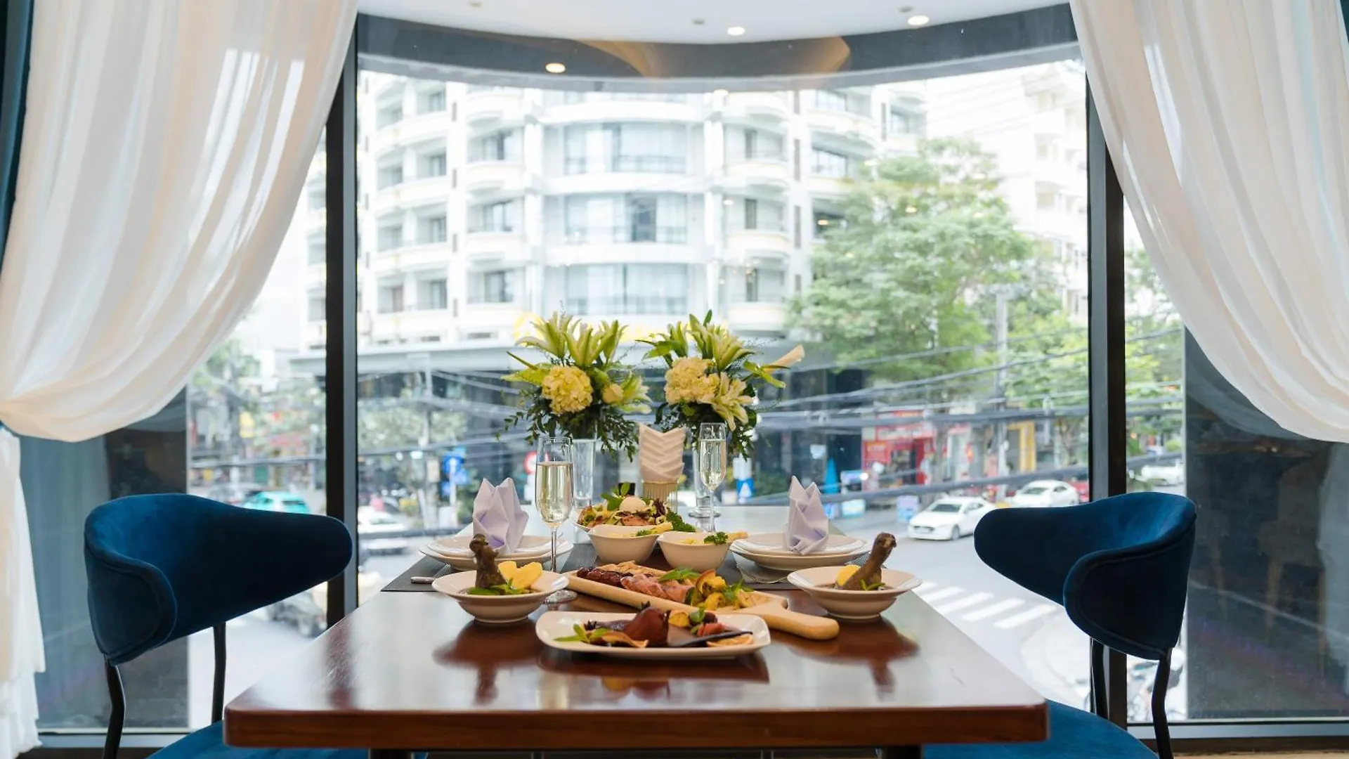 Sandals Island Hotel Nha Trang 4*,  Vietnam